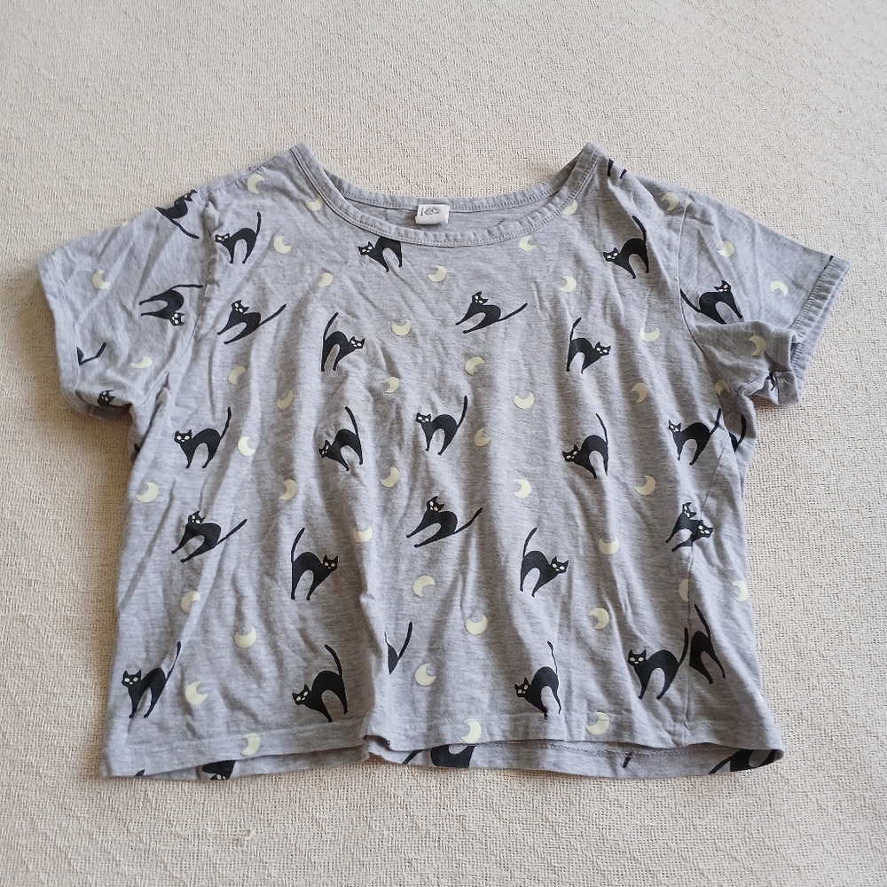 donating! la luna ♡ cat moon tee shirt halloween